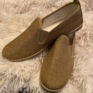 Flossy style canvas shoes